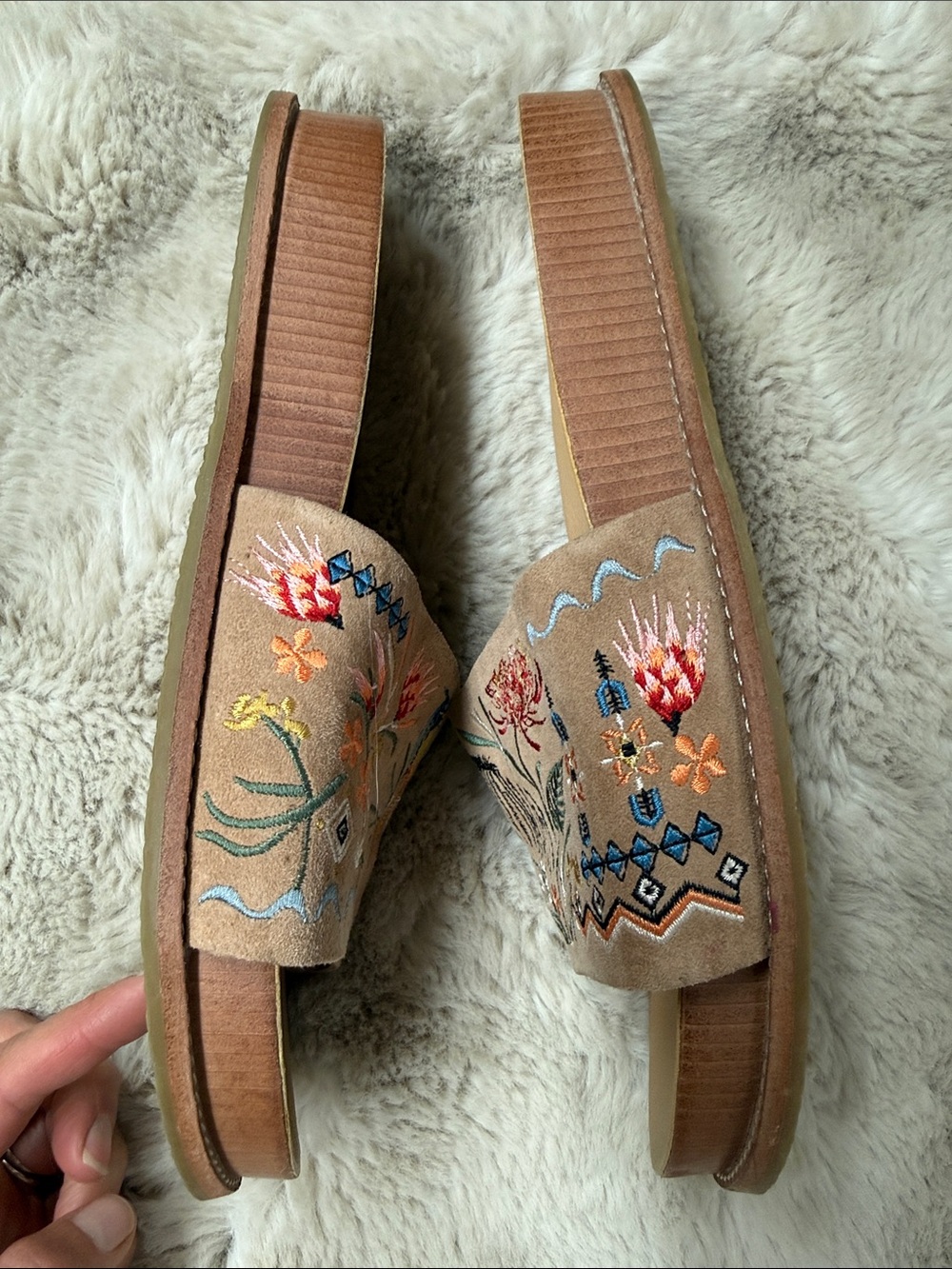 Johnny Was Watipaso Embroidered Suede Slide Sandals Tan Size 10 - Picture 7 of 13